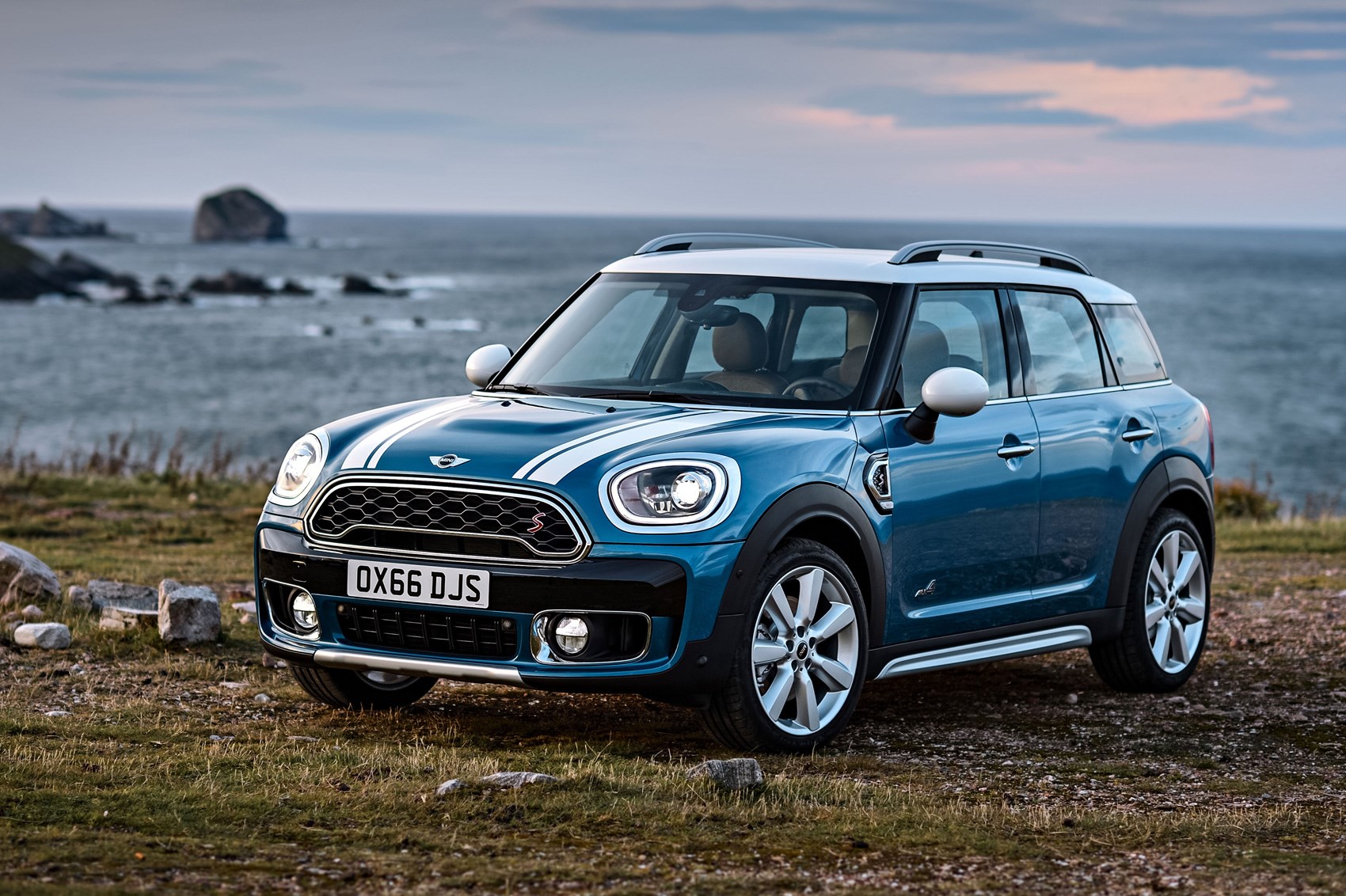 2017 MINI Countryman Revealed in Test Drive
