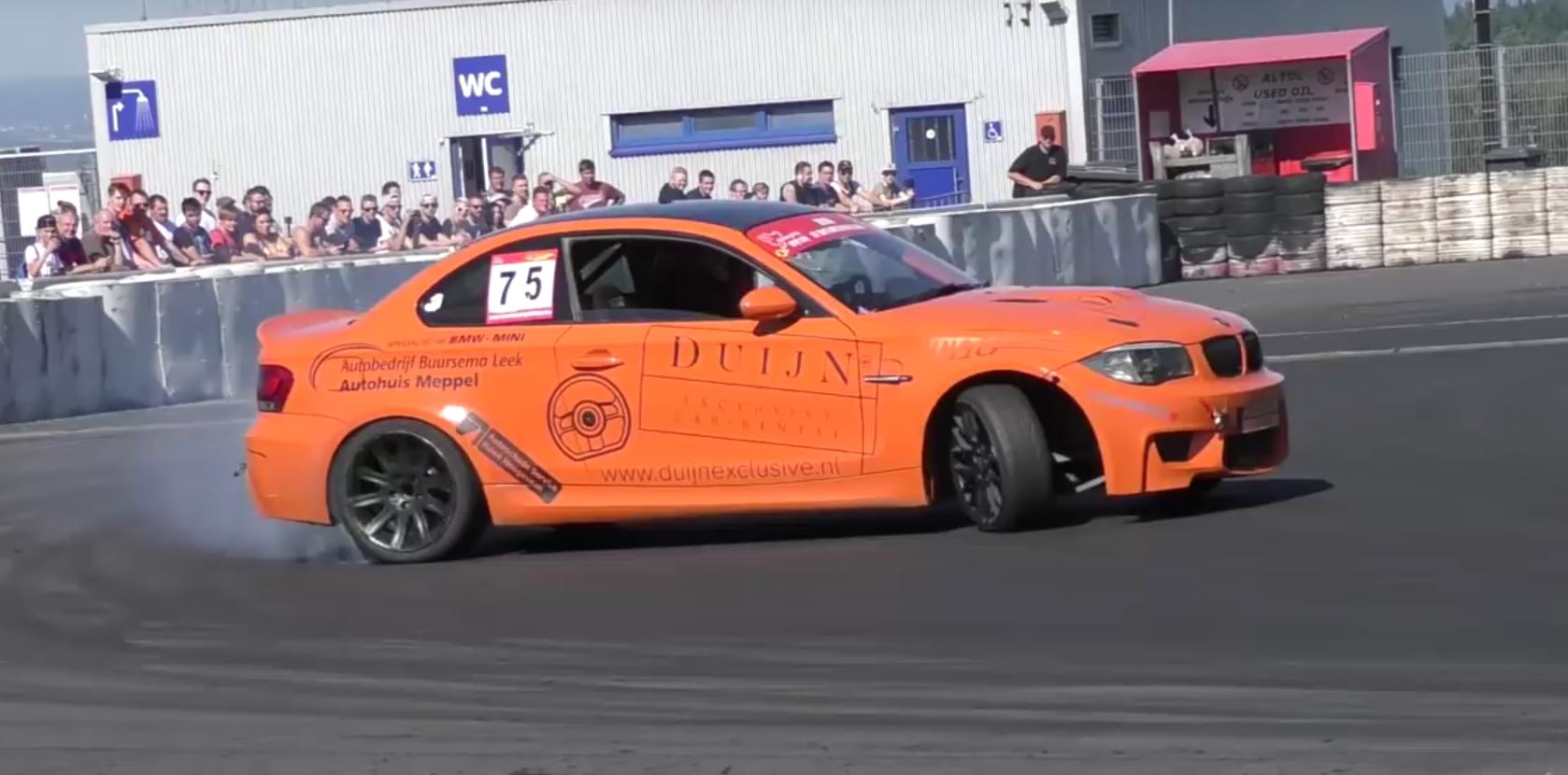 Video Showcases Drifting Skills of Late BMW 1M