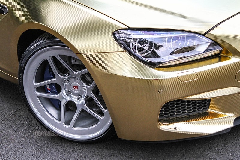 BMW M6 Sits on Vossen Wheels, Looks Smashing with the Textured Gold Wrap
