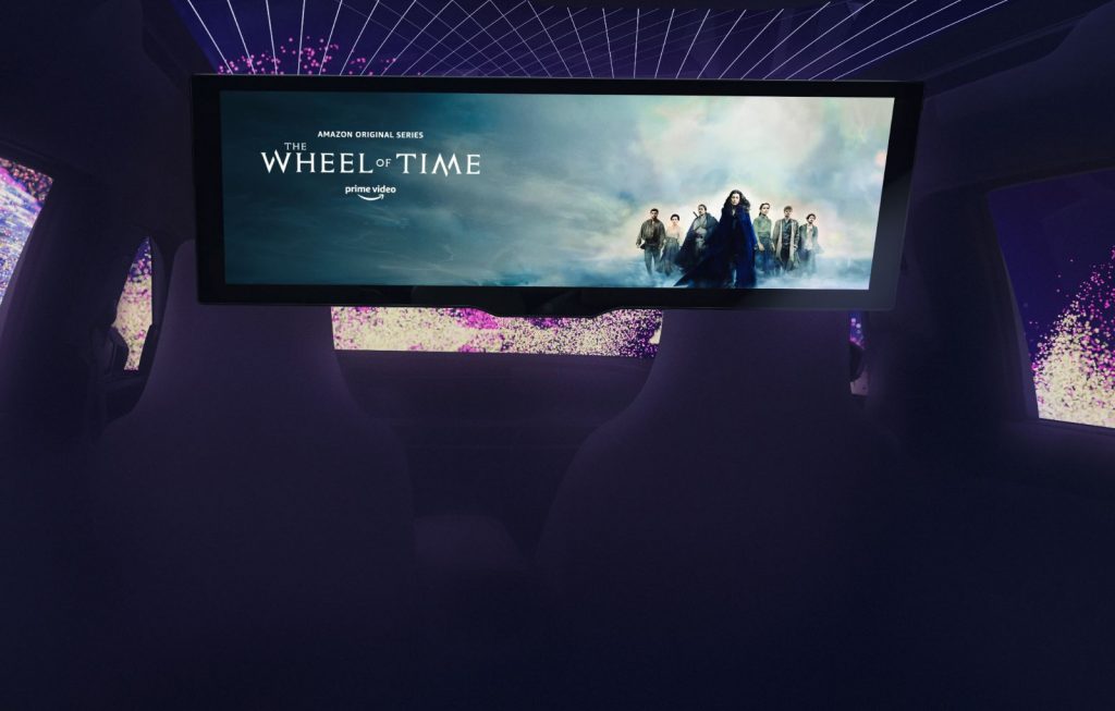 BMW Theatre Screen 8K 31 Inch