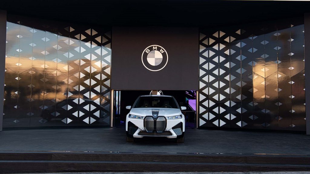 BMW Theatre Screen 8K 31 Inch