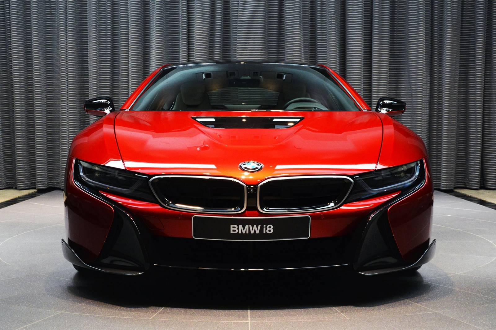Princess Al Hawi of Abu Dhabi Receives One-Off BMW i8 from BMW Dealership